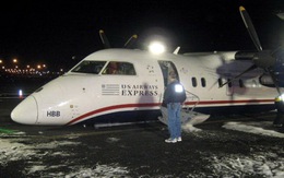34 người tái mặt khi máy bay hạ cánh bằng… bụng