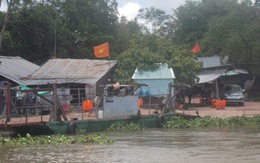 Ôtô từ trên phà lao xuống sông, một phụ nữ tử vong