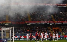 Cảnh sát xịt hơi cay trong trận Milan thắng Genoa