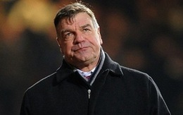 Chỉ trích trọng tài, Sam Allardyce bị phạt 8.000 bảng