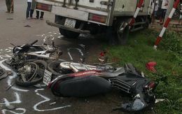 Vụ xe tải tông xe máy: cả gia đình tử nạn