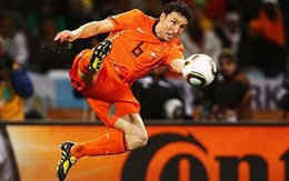 Van Bommel giải nghệ ngay sau trận thua