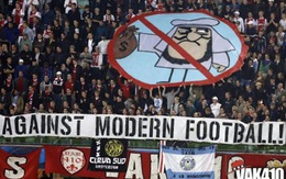 UEFA phạt Ajax 10.000 euro