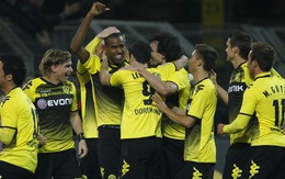 Dortmund vươn lên đầu bảng