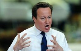 Thủ tướng Anh David Cameron chỉ trích Suarez