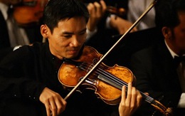 Nghệ sĩ violon Nguyễn Hữu Nguyên hòa nhạc cùng bạn bè