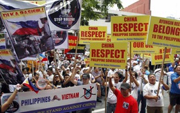 Dân Philippines biểu tình chống "ngoại giao tàu chiến"
