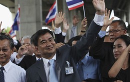 2.000 người Thái biểu tình chống chính phủ