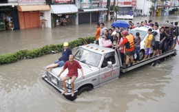 Mưa ngập bao phủ hơn nửa thủ đô Manila, Philippines