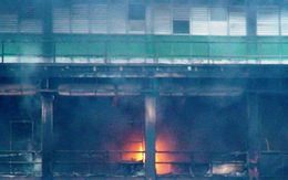 Cháy ròng rã 5 giờ tại Khu công nghiệp Pou Yuen