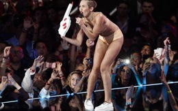 Màn diễn dung tục của Miley Cyrus tiếp tục gây tranh cãi