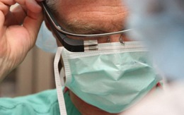 Kính Google Glass truyền trực tiếp ca phẫu thuật