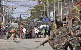 Giao chiến dữ dội, hàng vạn người Philippines sơ tán