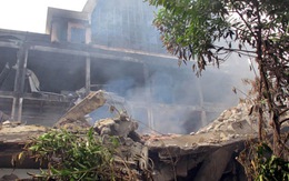 Khói vẫn mù mịt trong tòa nhà bị cháy ở chợ Hải Dương