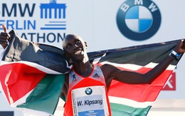 Kipsang phá kỷ lục marathon thế giới