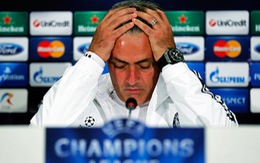 HLV Mourinho giận dữ bỏ khỏi phòng họp báo