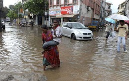 Hàng trăm nghìn dân Ấn Độ di tản tránh bão to