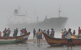 Dân Ấn Độ căng thẳng đối phó siêu bão Phailin 220 km/g