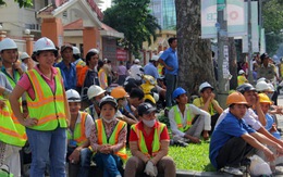 Cháy tại khách sạn, hàng trăm công nhân chạy tán loạn