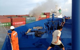 Tiếp tục chữa cháy trên tàu bị nghiêng Heung-A Dragon