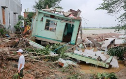 Nhiều nơi ở Miền Trung vẫn ngập trong nước, 31 người chết
