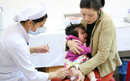 Lâm Đồng: trẻ vùng cao phản ứng nặng với Quinvaxem?
