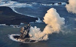 Xem clip đảo mới ra đời ở Nhật sau khi núi lửa phun trào