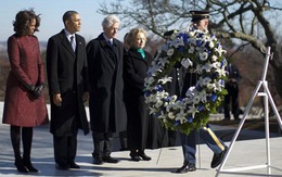 Ông Obama, Clinton viếng mộ cố tổng thống J.F.Kennedy