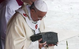 Vatican lần đầu công bố các mảnh xương Thánh Phêrô