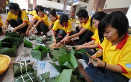 Cùng mẹ lo tết cho sinh viên xa nhà