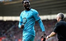 Adebayor trở lại, Tottenham hạ Southampton