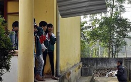 Sập lan can, 3 học sinh bị thương