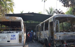 Cháy garage, xe buýt và xe khách bị thiêu rụi