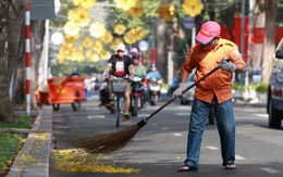Sài Gòn làm sạch phố phường đón giao thừa