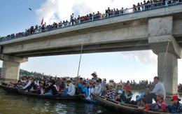 Hội đua thuyền truyền thống đầm Ô Loan