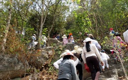 Tháng Giêng lên núi hành hương