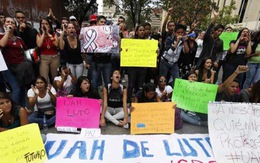 Sinh viên Venezuela biểu tình chống chính phủ