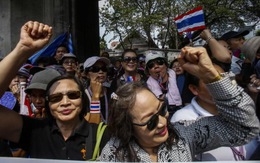 Thái Lan bắt hai sĩ quan hải quân bảo vệ người biểu tình