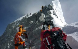 Nepal giảm giá giấy phép chinh phục đỉnh Everest