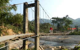 Kiến nghị cấm lưu thông qua cầu treo không an toàn