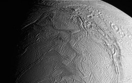 Phát hiện biển trên mặt trăng của sao Thổ