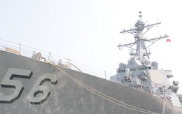 Khu trục hạm hải quân Hoa Kỳ cập cảng Tiên Sa