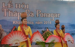 Hàng chục nghìn người dự lễ hội Tháp Bà Ponagar 2014