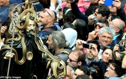 Lễ hội rắn kỳ lạ ở thị trấn Cocullo nước Ý