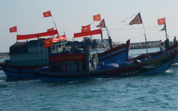Lai dắt tàu cá và 12 ngư dân từ Hoàng Sa về an toàn