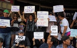 Biểu tình phản đối đảo chính ở Bangkok