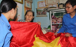 Cựu tù chính trị may cờ tặng Hoàng Sa, Trường Sa