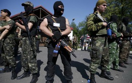 Các tay súng ly khai chiếm sân bay Donetsk