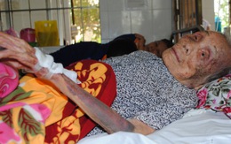 Nghịch tử vô đạo đánh mẹ 94 tuổi bầm tím người