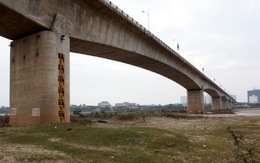 Cầu Vĩnh Tuy nứt do bê tông biến dạng nhiệt không đồng đều